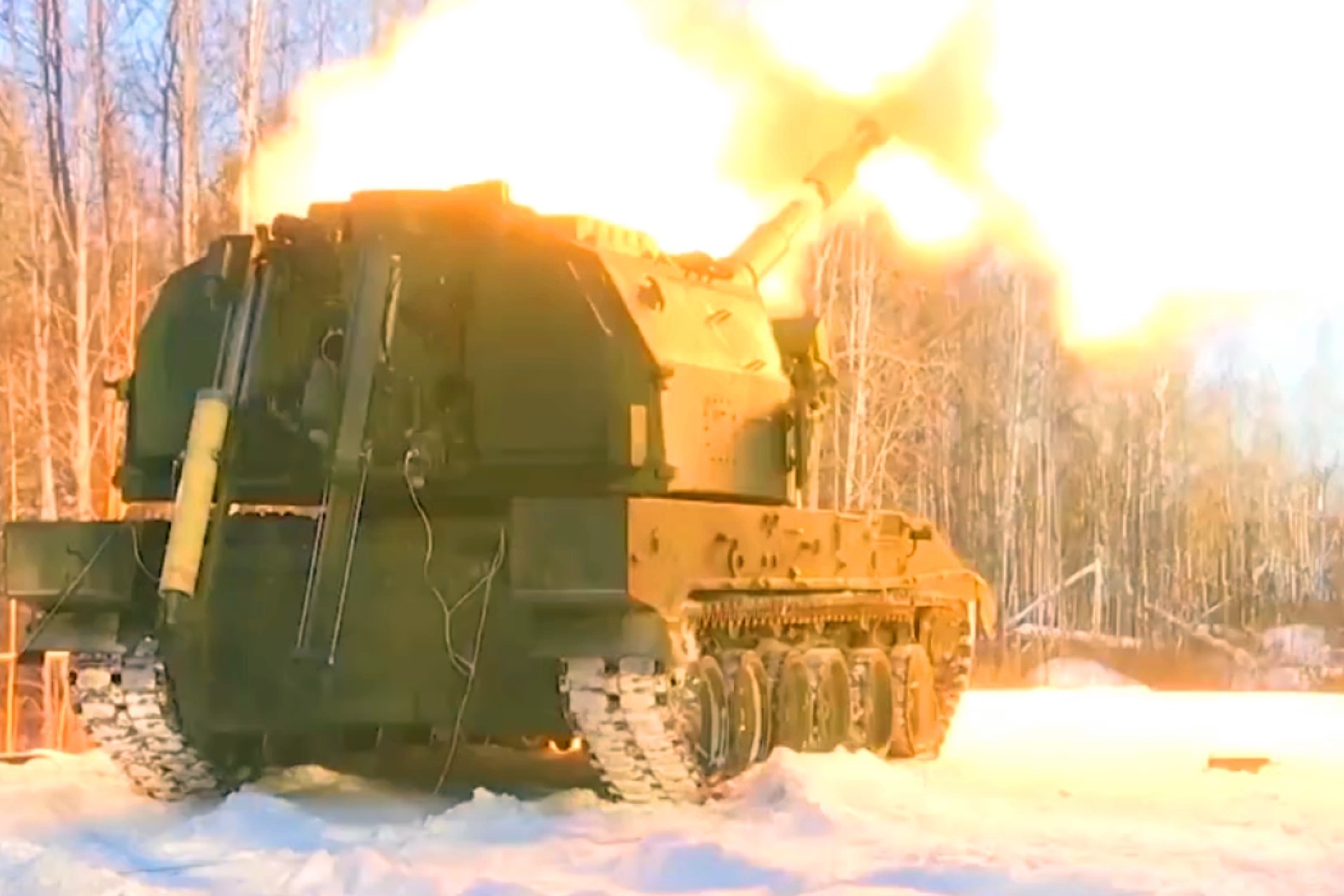 俄罗斯2s35自行榴弹炮射击测试画面曝光最快射速达每分钟20发