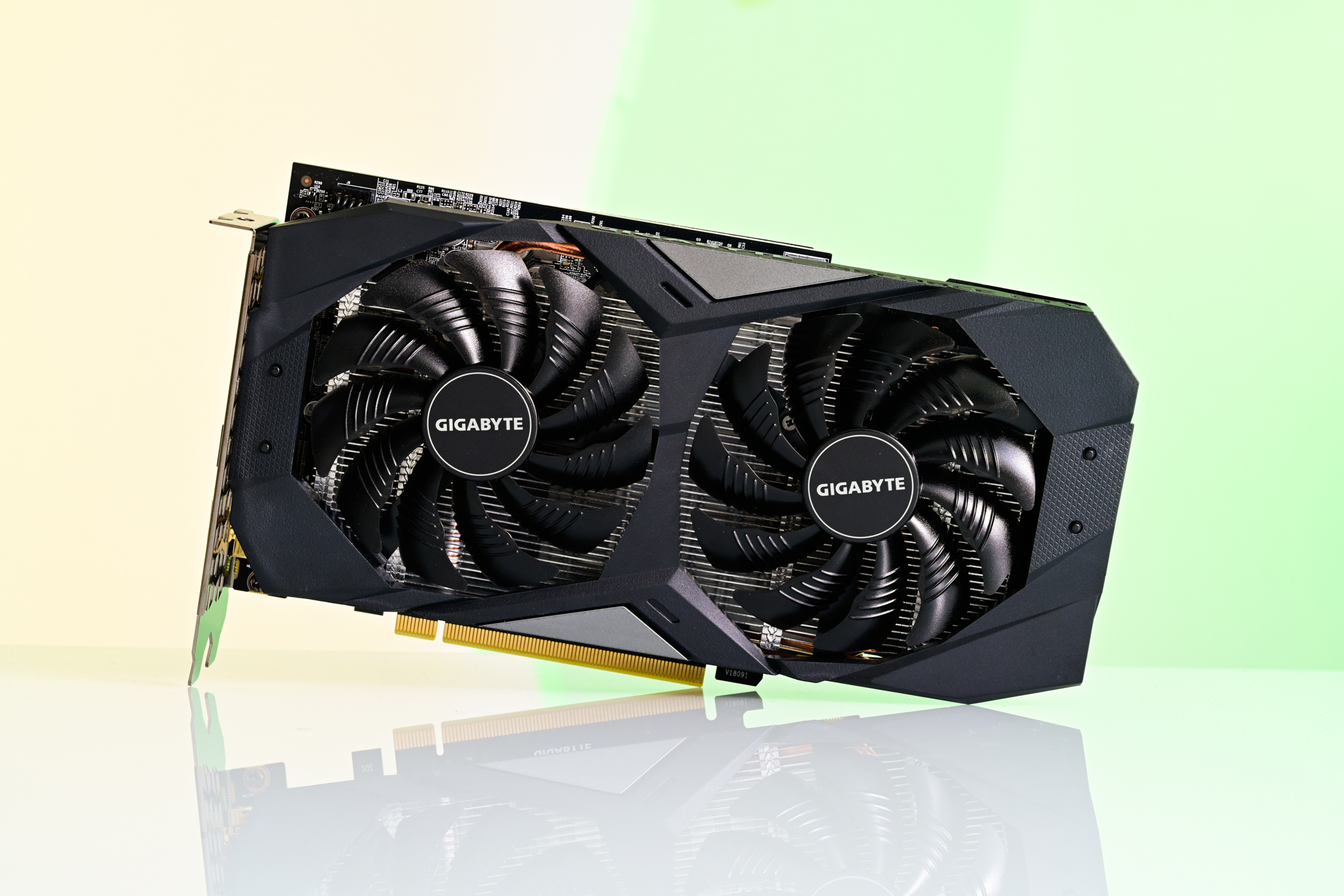 技嘉性价比gtx1660s图赏身材小巧外观凌厉