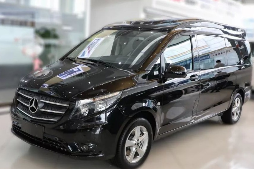 奔驰威霆改装视频，加装高顶，内饰升级对比原车，感觉钱花值了