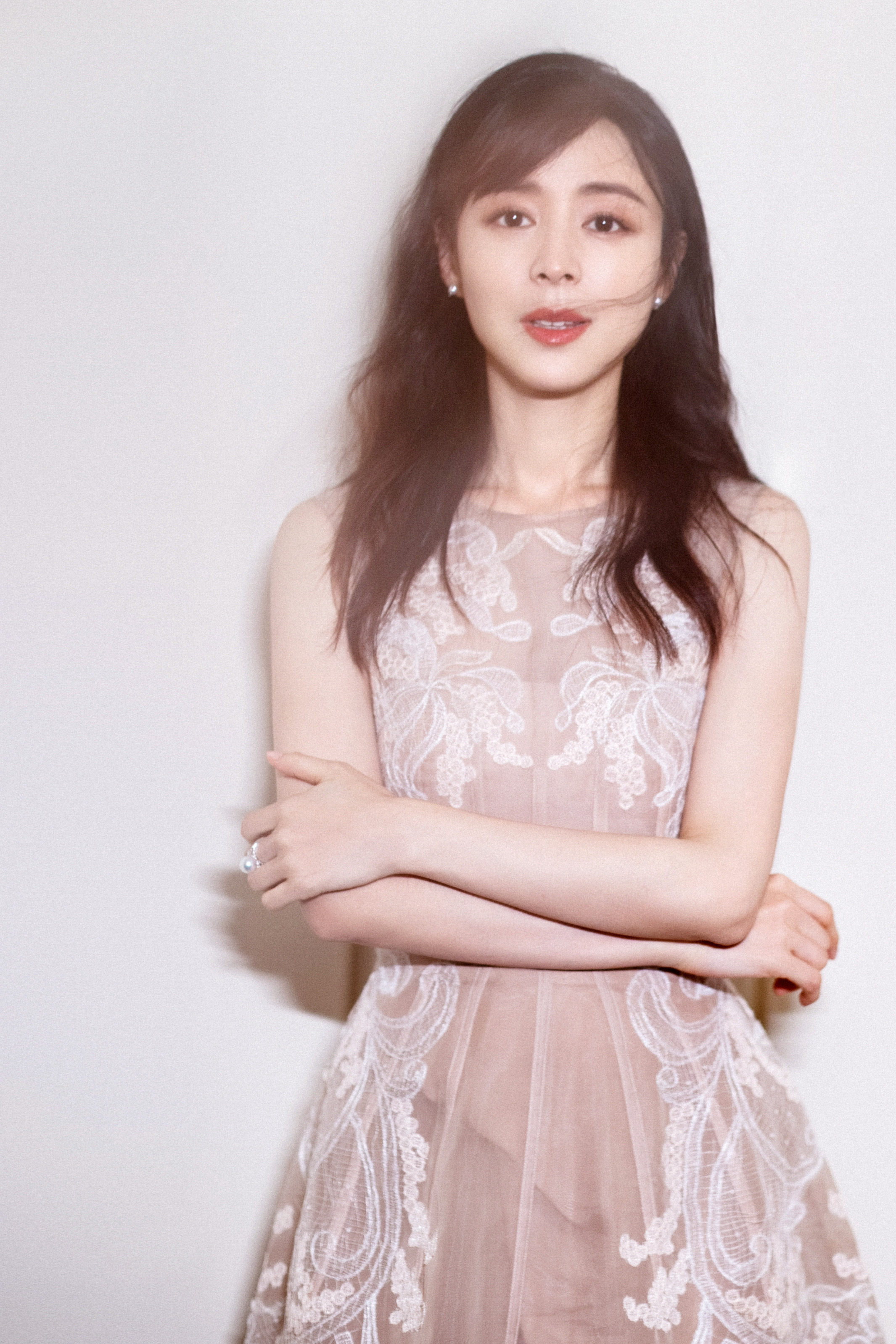 张静初出席活动 优雅冻龄尽显绝佳气质_凤凰网娱乐_凤凰网