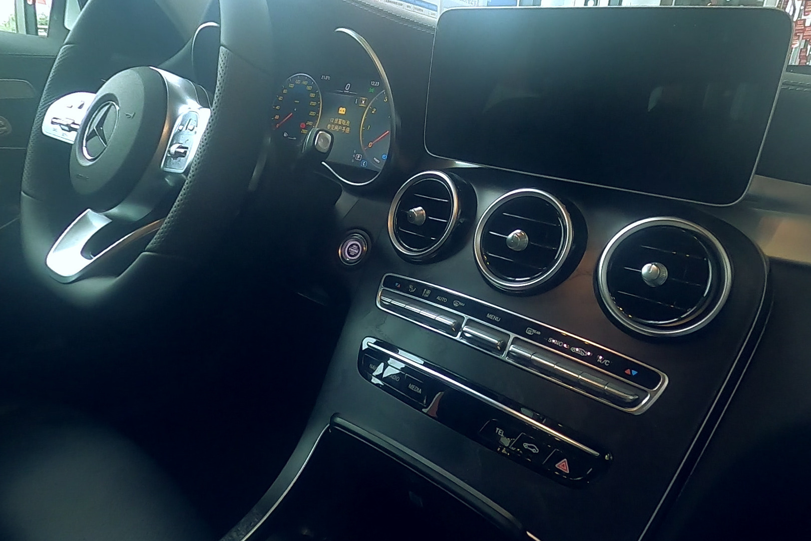 车视探店|三叉星辉大标搭配满天星，没错就是奔驰，不来看看？