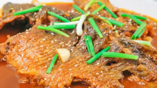 “煎扒鱼”,做法更家常,食材更简单,味道不输饭店_凤凰网视频_凤凰网