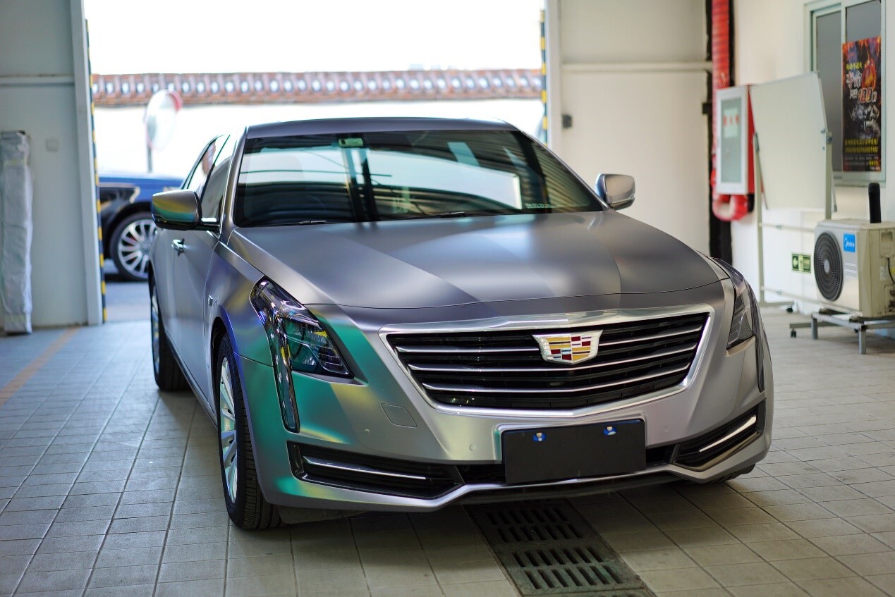 在众多车中为什么唯独它最亮 凯迪拉克ct6改色电光钛灰