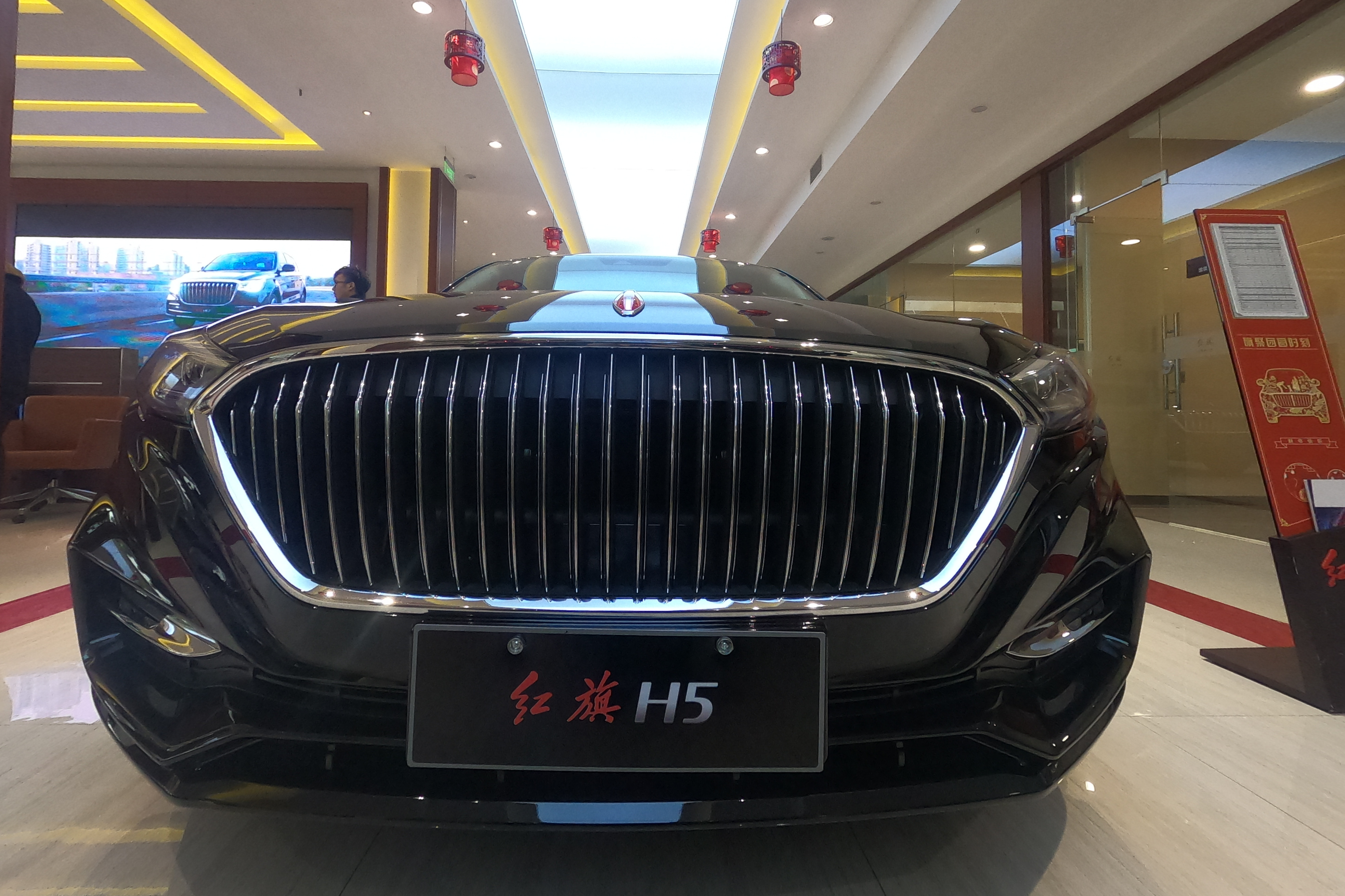 车视探店最亲民的官车1468万起售还有三万综合优惠