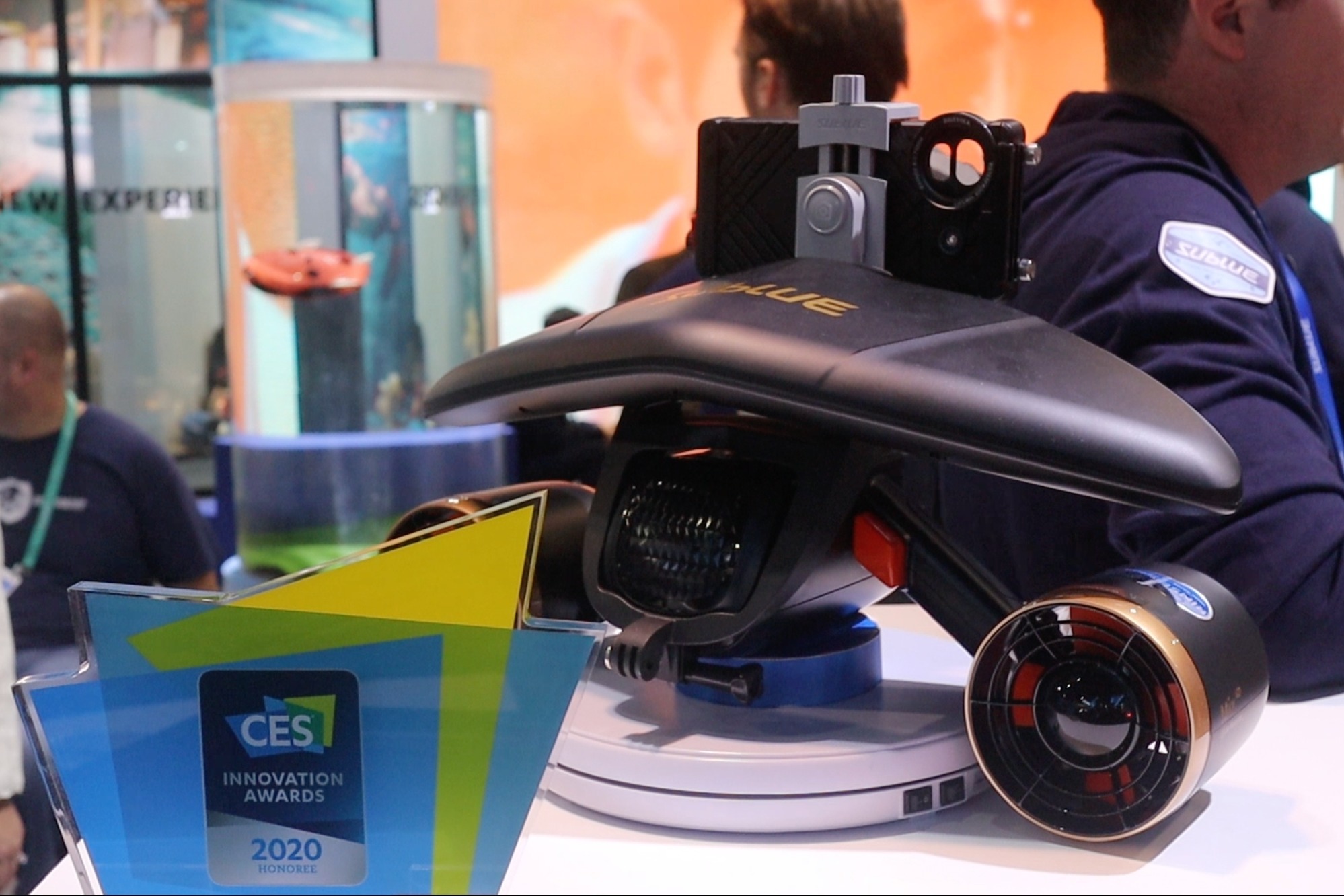 Sublue水下推进器体验：新增可触摸防水手机壳 ｜ CES2020