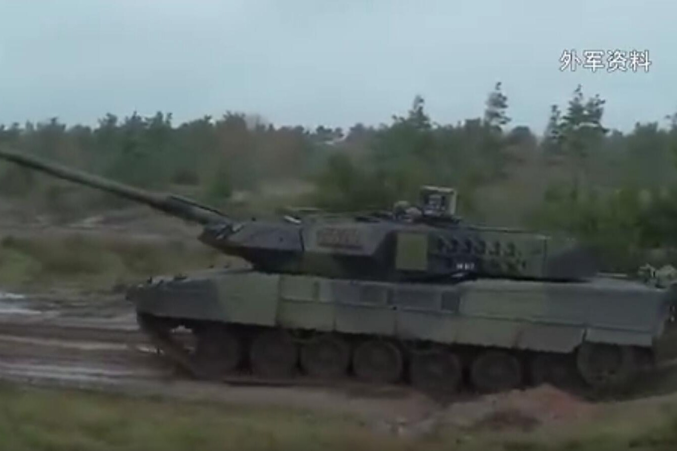 性能远超同类型重型坦克 豹2A7V究竟优秀在哪里