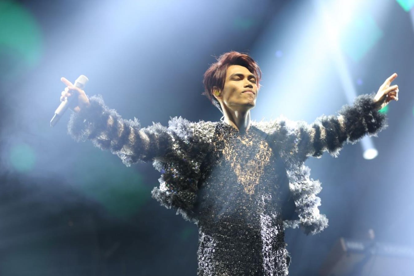 杨宗纬秒删微博似有所指:2020了 戏瘾还这么足?