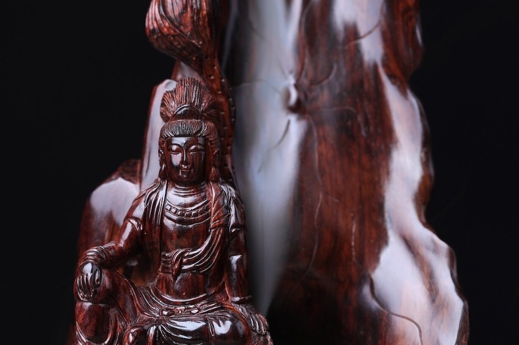 静品一倒流香,如梦如幻,让人仿佛置身仙境中,海黄观音倒流香