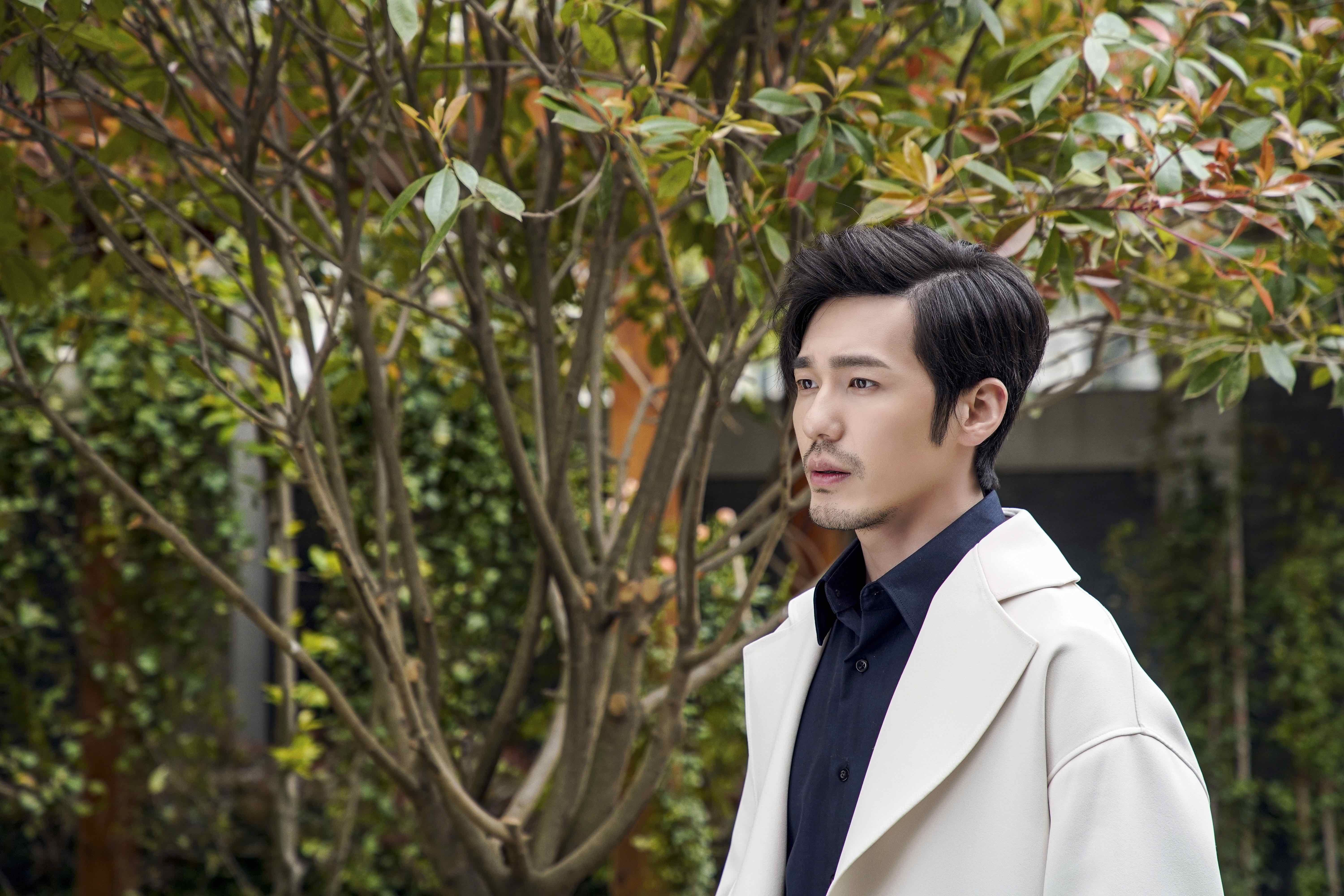 由王奕丁执导,白宇领衔主演的都市爱情剧《蓬莱间》正在热播中.