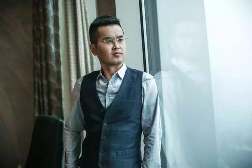 商业地产代理顶尖精英张红兵先生荣膺“中国地产最具影响力人物奖”_凤凰网区域_凤凰网