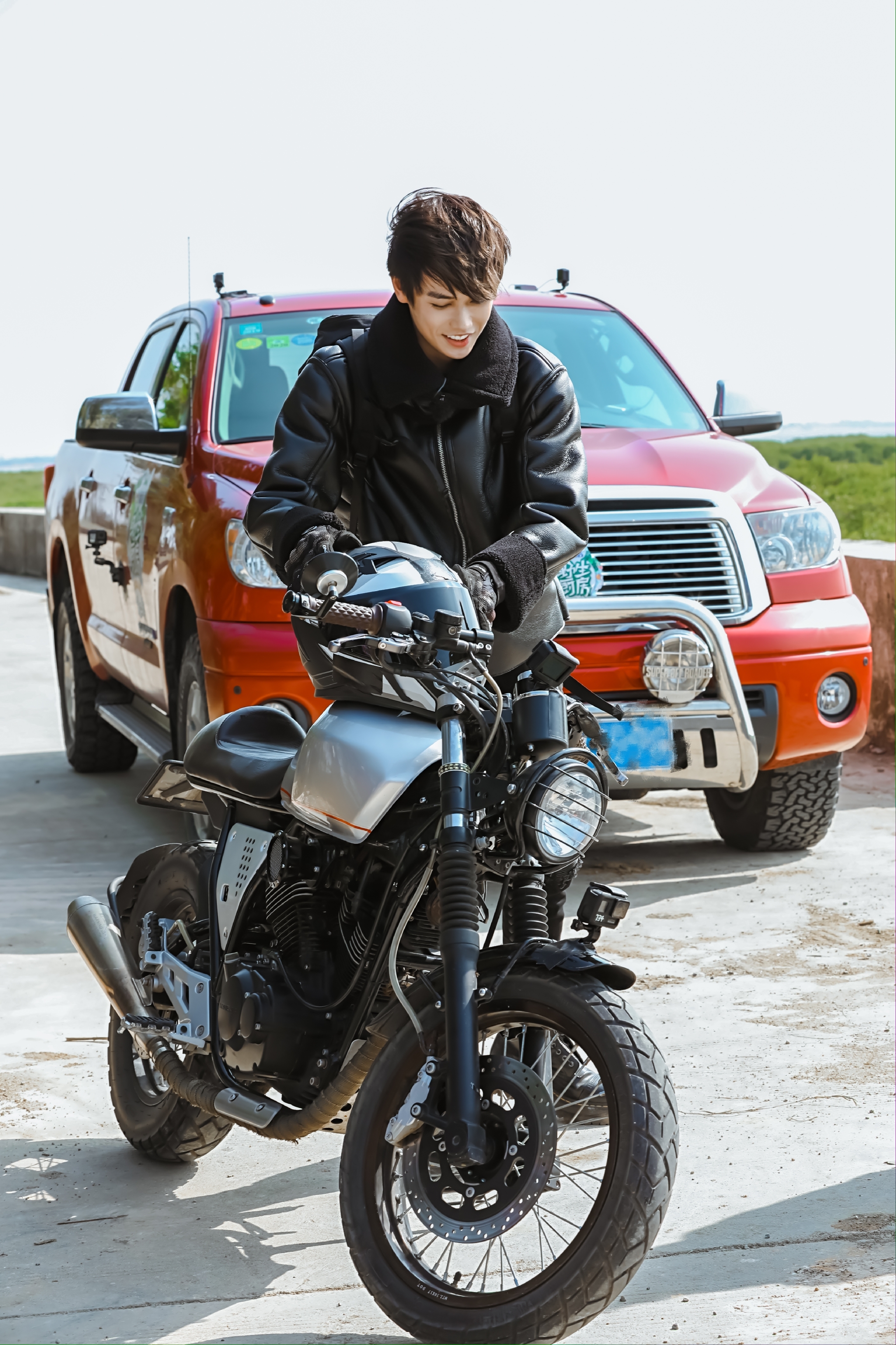 《野生厨房》林彦俊惊喜回归,npc解散后林彦俊王子异《野生厨房》首次