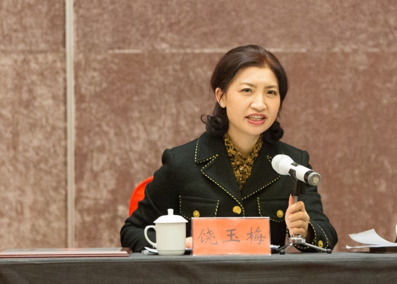 会后,民进各支部现场表演精彩节目,活动在会员王爱华(中国土家歌王)的