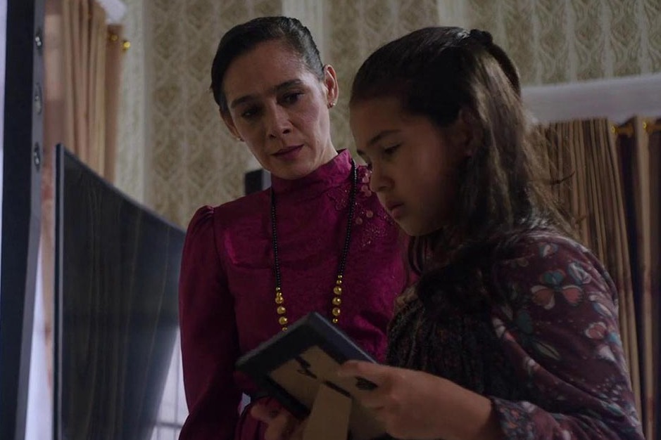 夜晚三点半（打码版）：几分钟看完印尼恐怖电影《坤蒂拉娜》