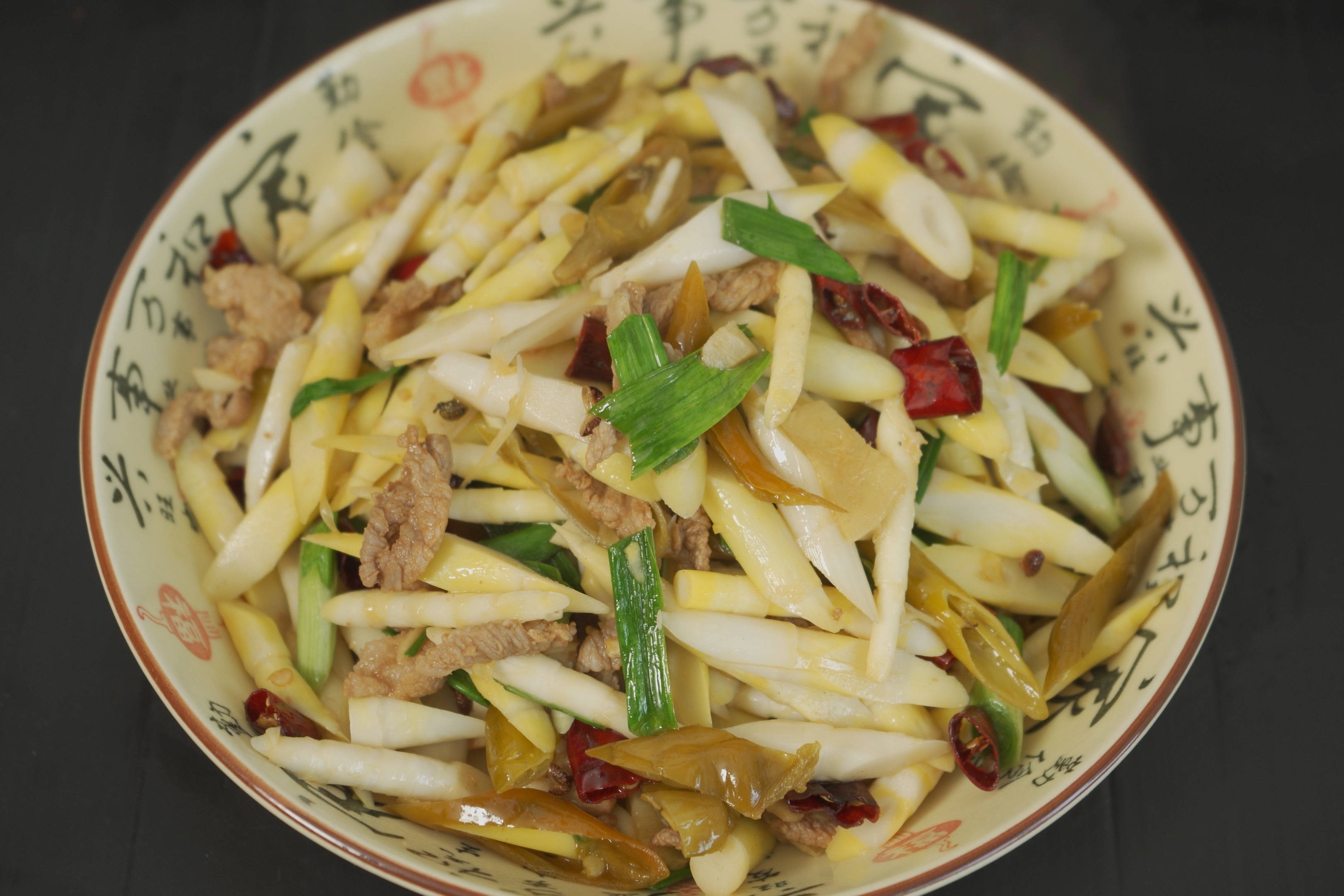 蒋阿姨教你做泡椒炒竹笋,酸辣入味,多吃纤维食物,促进肠胃消化