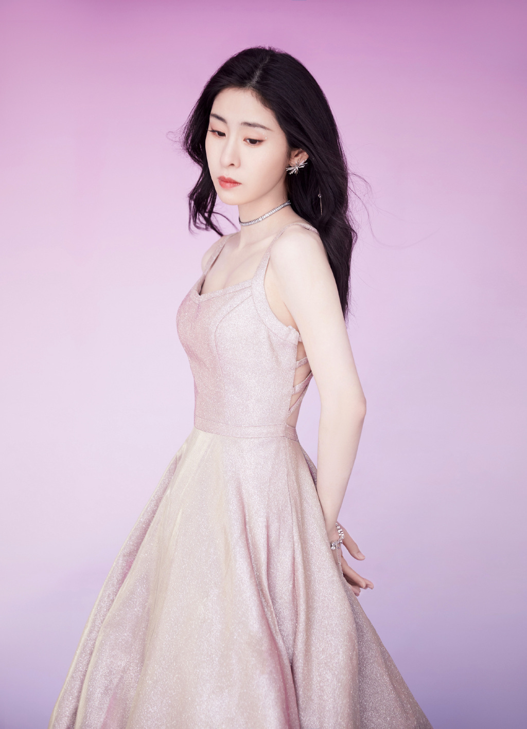 女歌手张碧晨星光渐变长裙性感写真