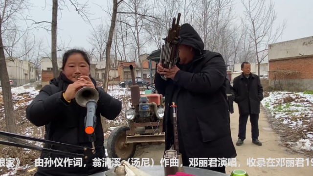 美女唢呐李燕来了！演奏歌曲《回娘家》，真正的女中豪杰，太牛了