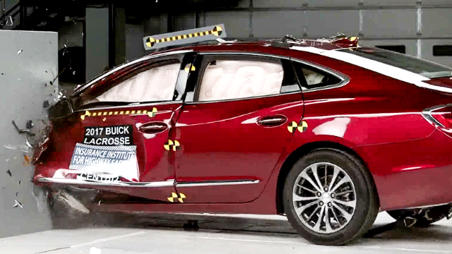 别克君越碰撞测试，不谈油耗，我们只看安全性！