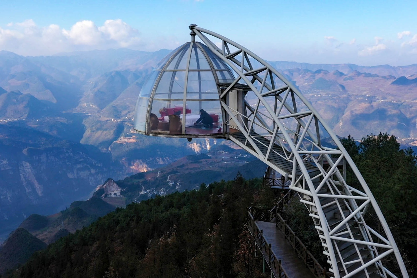 【世界最刺激的悬崖酒店！】高达1200尺高的悬崖酒店！一睁眼就悬在空中的你，敢住吗？ | Big Post