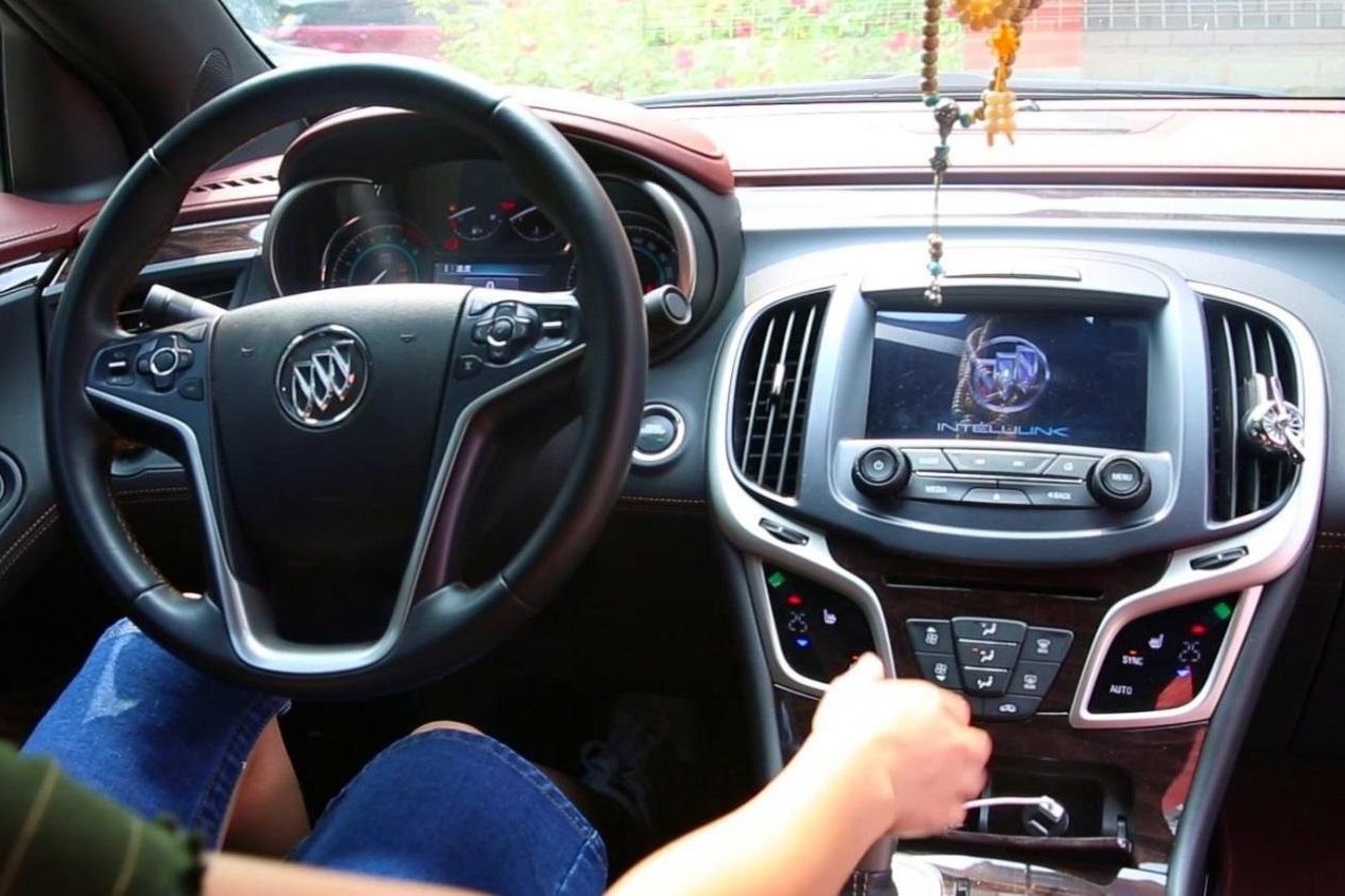 开惯了手动挡车，换自动挡时这几个习惯一定要改，非常实用的技巧