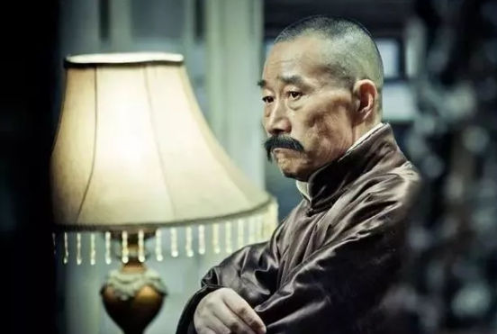 张作霖被日军刺杀身亡,裕仁天皇却大发雷霆,首相因此痛哭辞职__凤凰网