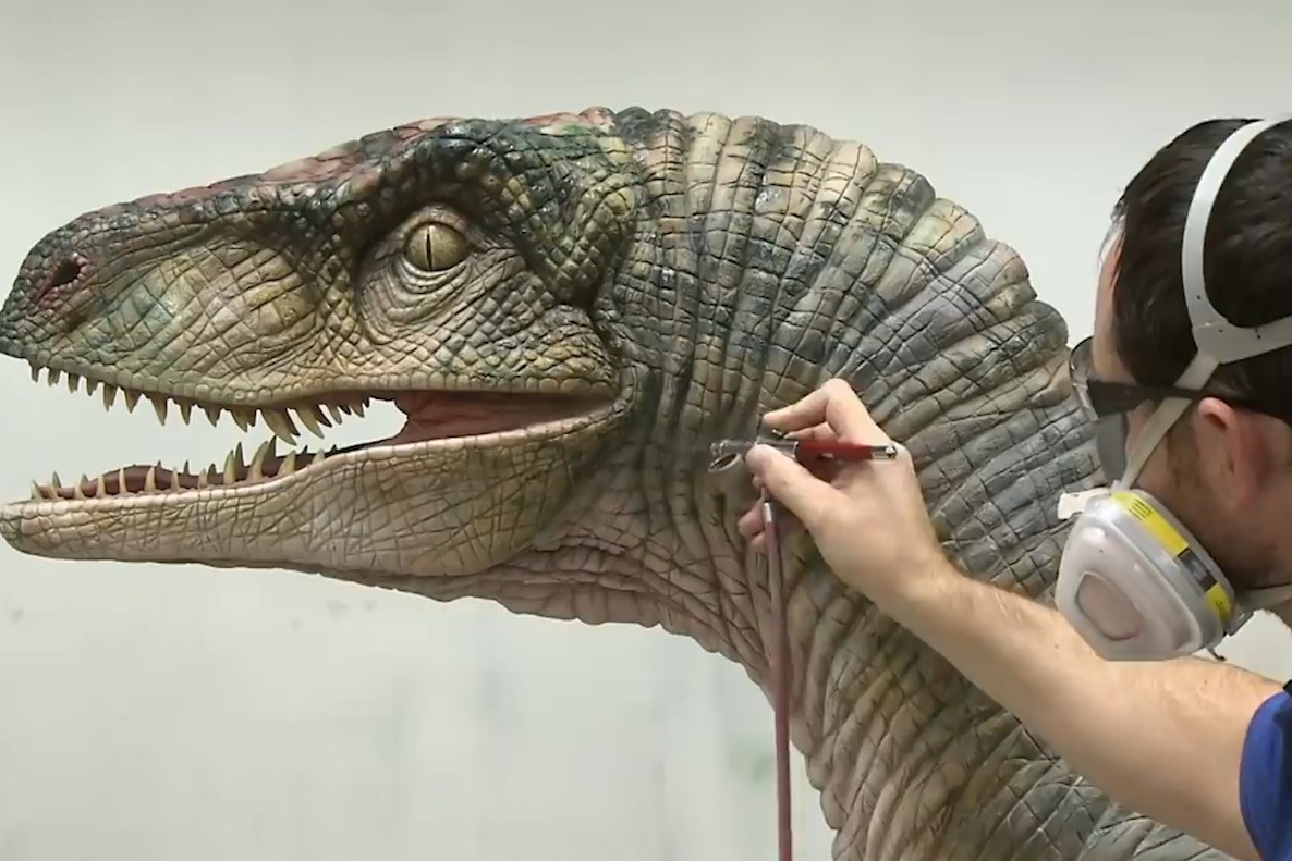 国外制作仿真机械恐龙,不仅质感像真的,而且还会动