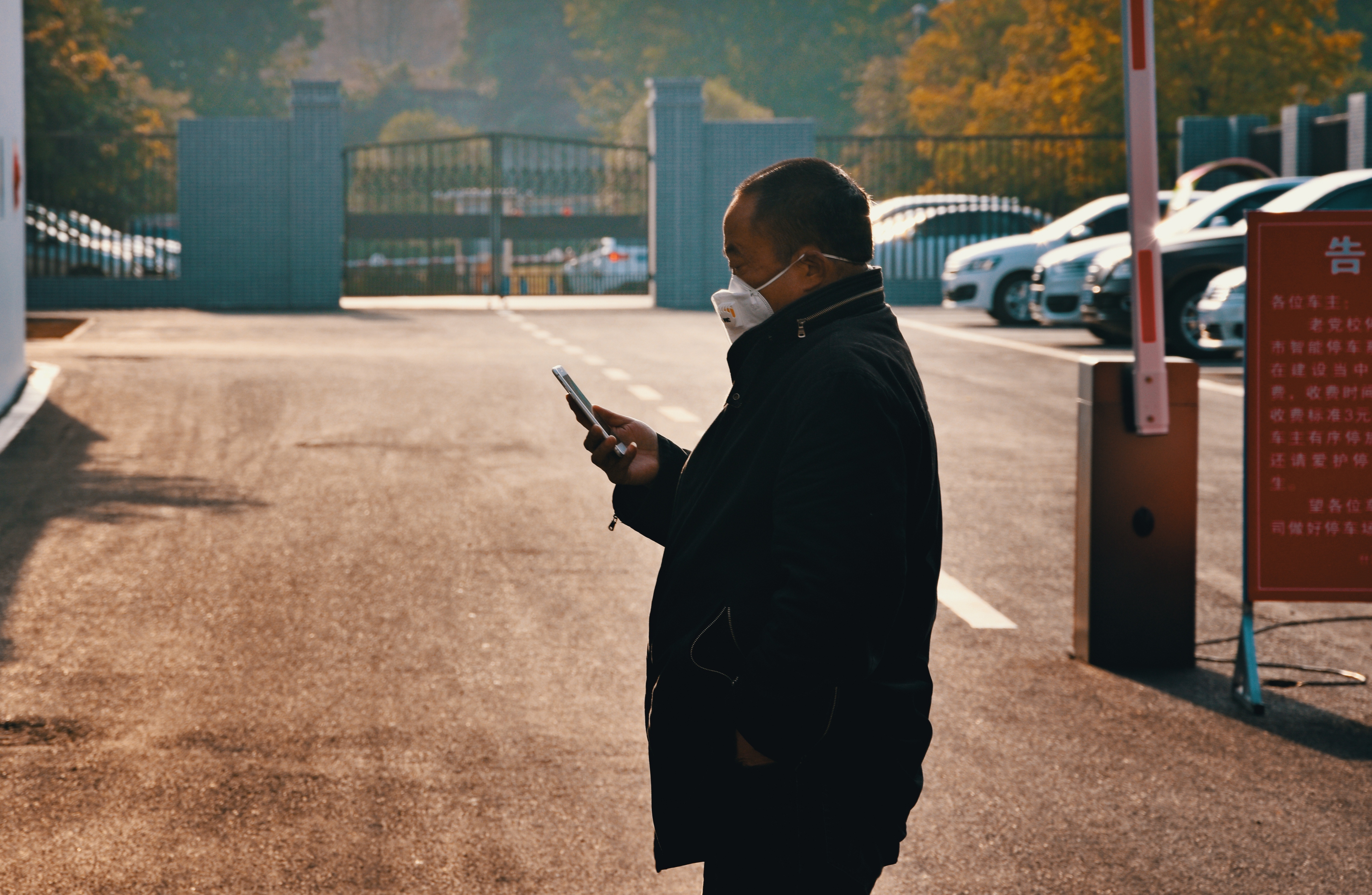 多图直击 | 67什邡街头,戴口罩已成为一种自觉__凤凰网