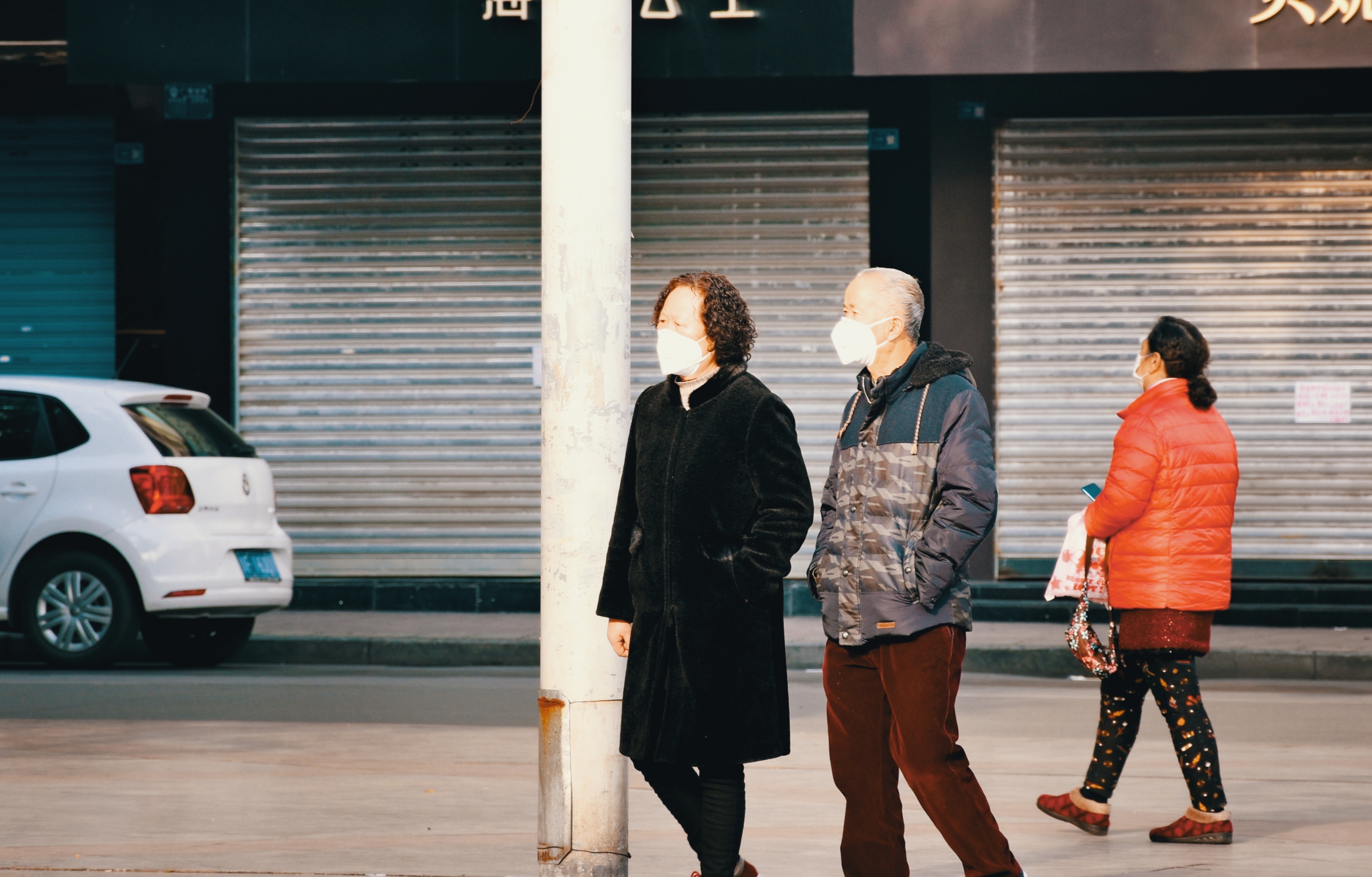 多图直击 | 67什邡街头,戴口罩已成为一种自觉__凤凰网