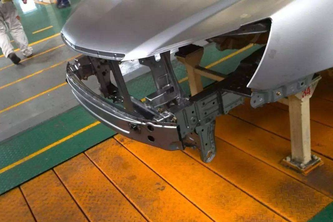 汽车防撞梁的作用有多大没有防撞梁的汽车能买吗看完不再纠结