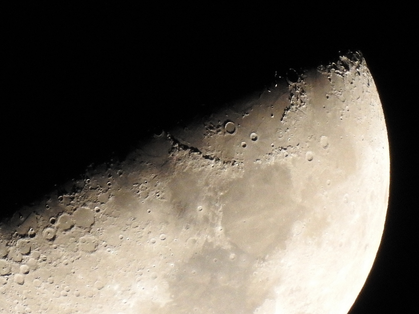 你要记住,这是2020年2月2日20点20分的月亮__凤凰网