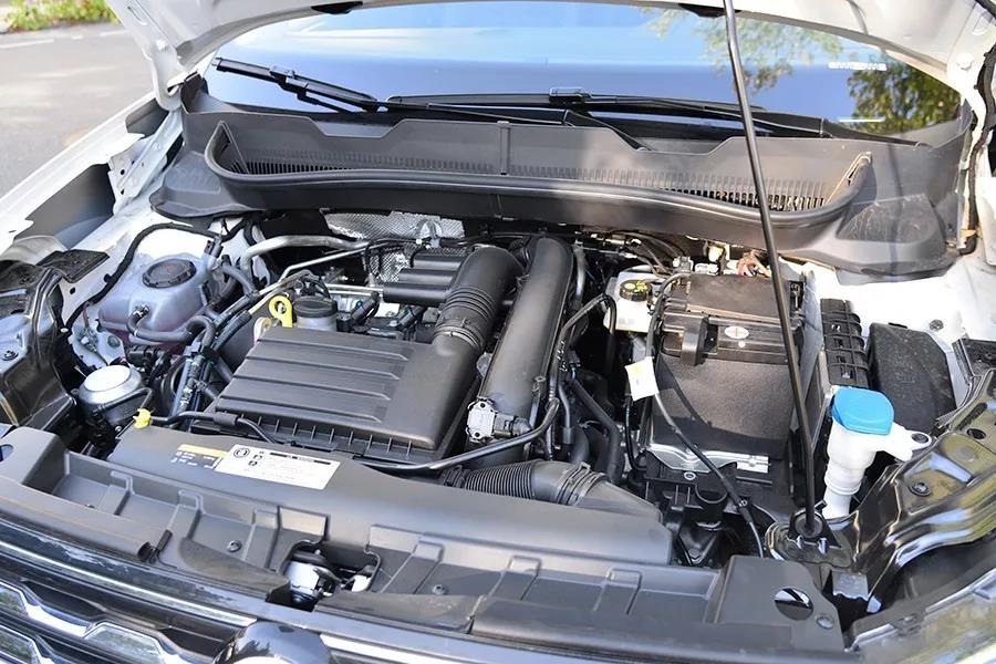 开起来不像大众的大众车，但高速性能依旧在