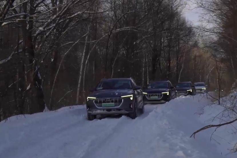 纯电奥迪e-tron雪地行，七种驾驶模式，玩转全路况？
