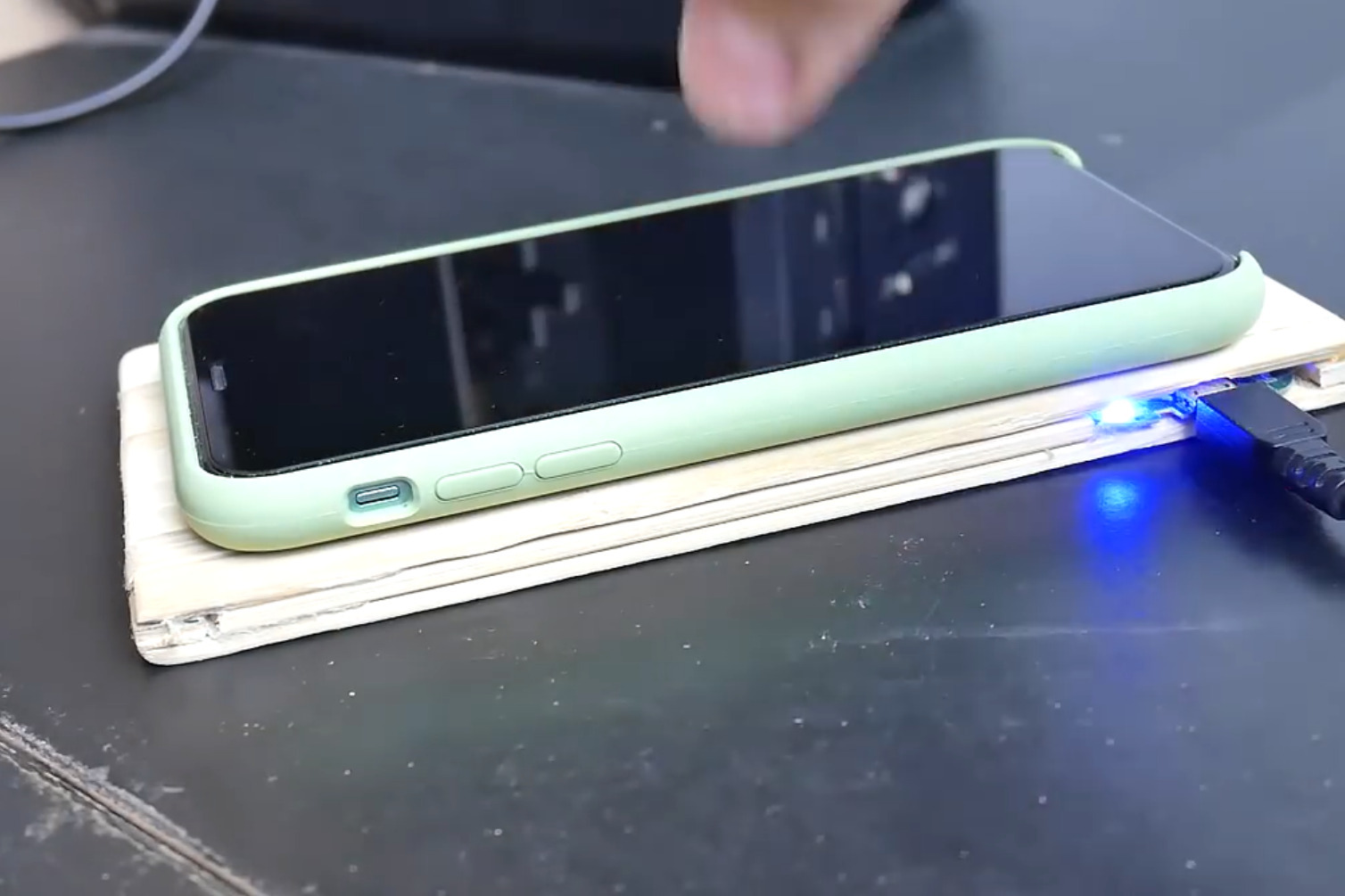 自制无线充电器,坏掉的东西不要扔,旧物改造很