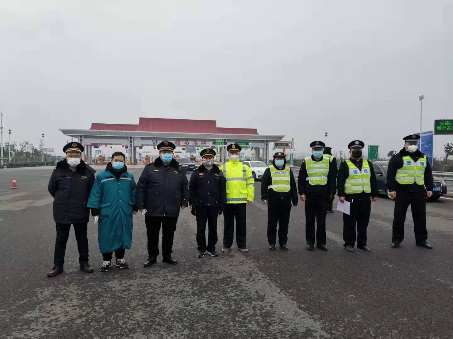 驻马店市公安局东风派出所抽调精干警力全力投入疫情防控一线02