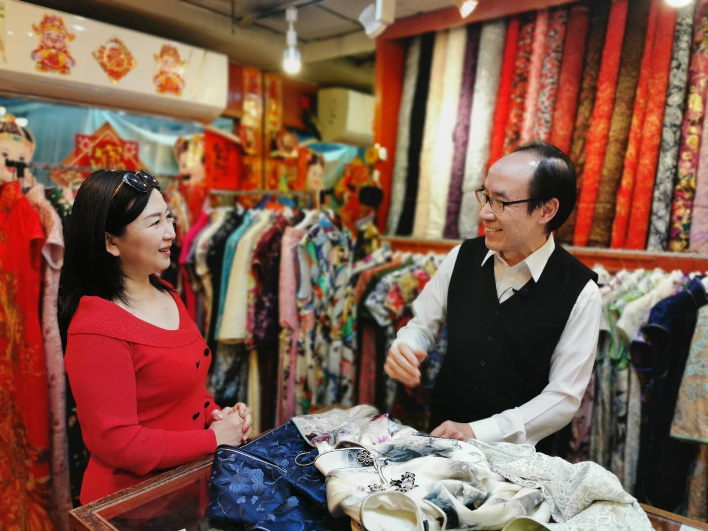 香港有爱系列守望相助百年老店编织中国符号旗袍