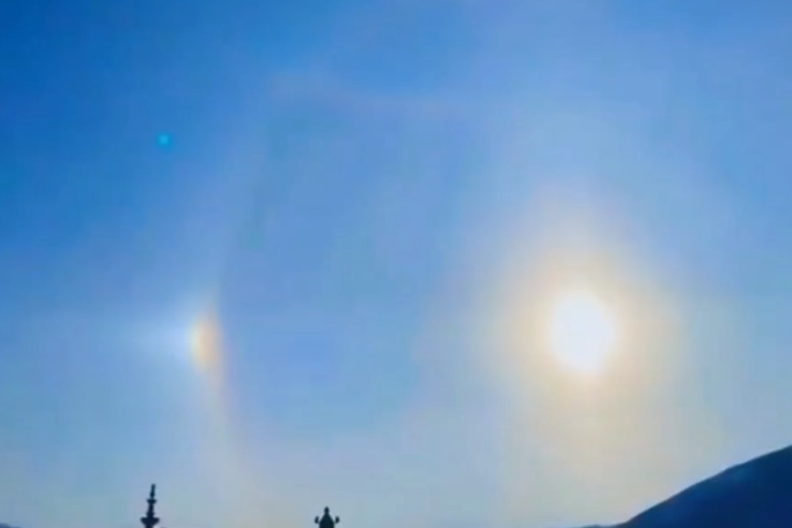 天空发出巨大响声是怎么回事 e55d3525546dab8ba9125766ea3ee097cda9c54c_size32_w867_h578.png