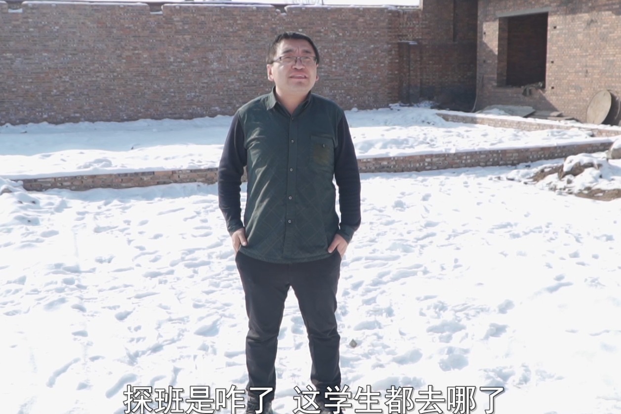 自从来了数学美女老师，就再也见不到体育老师了！