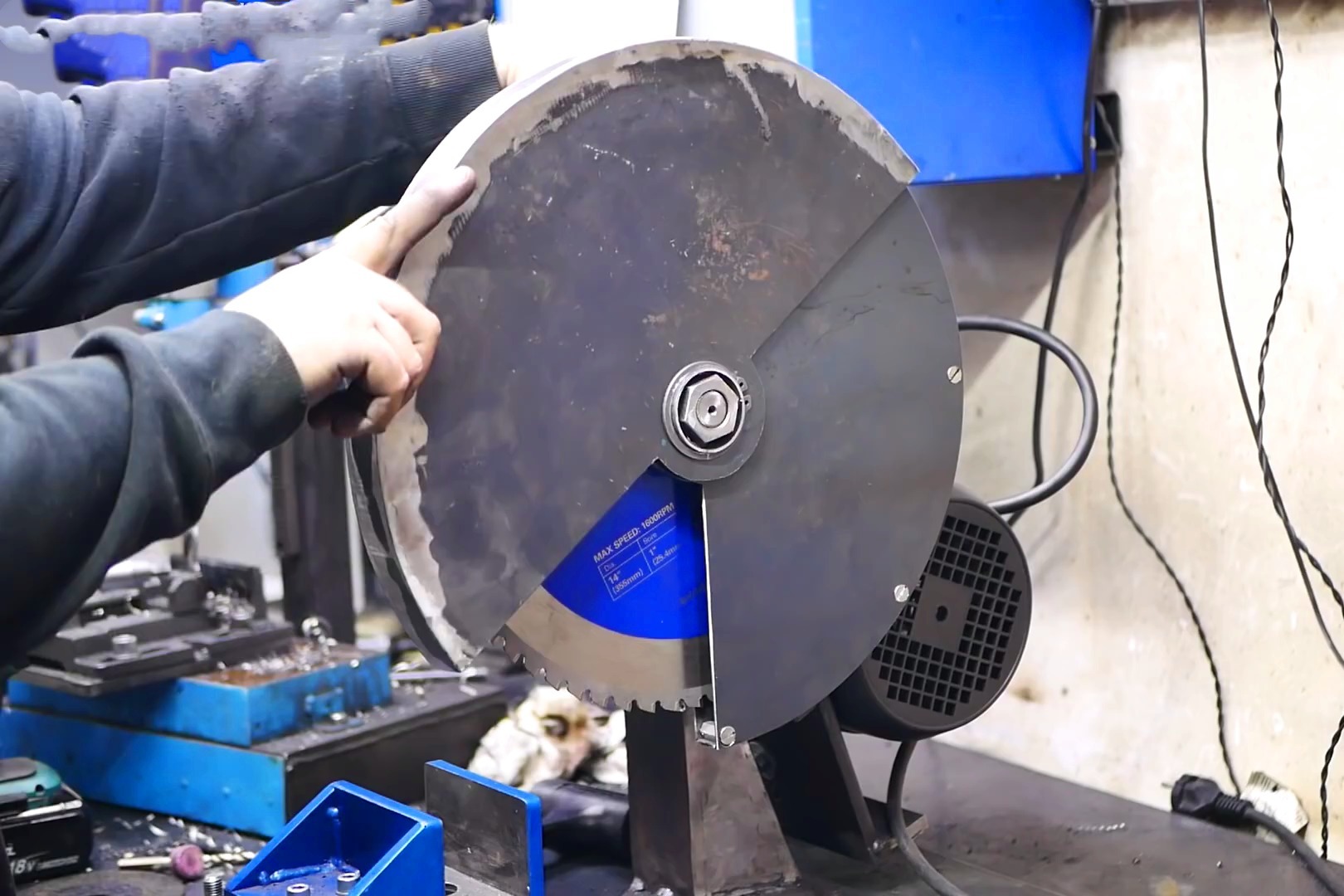 机械牛人自制切割机动手能力真强大成品出来试了一下笑了