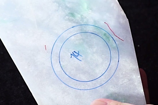 翠多多大胡子讲解翡翠原石,你有拿翡翠片料做