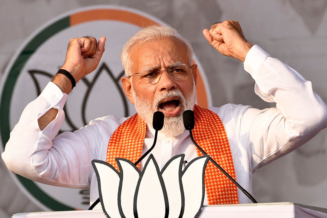 莫迪的遮羞布美总统访问在即印度为贫民窟筑起了隔离墙