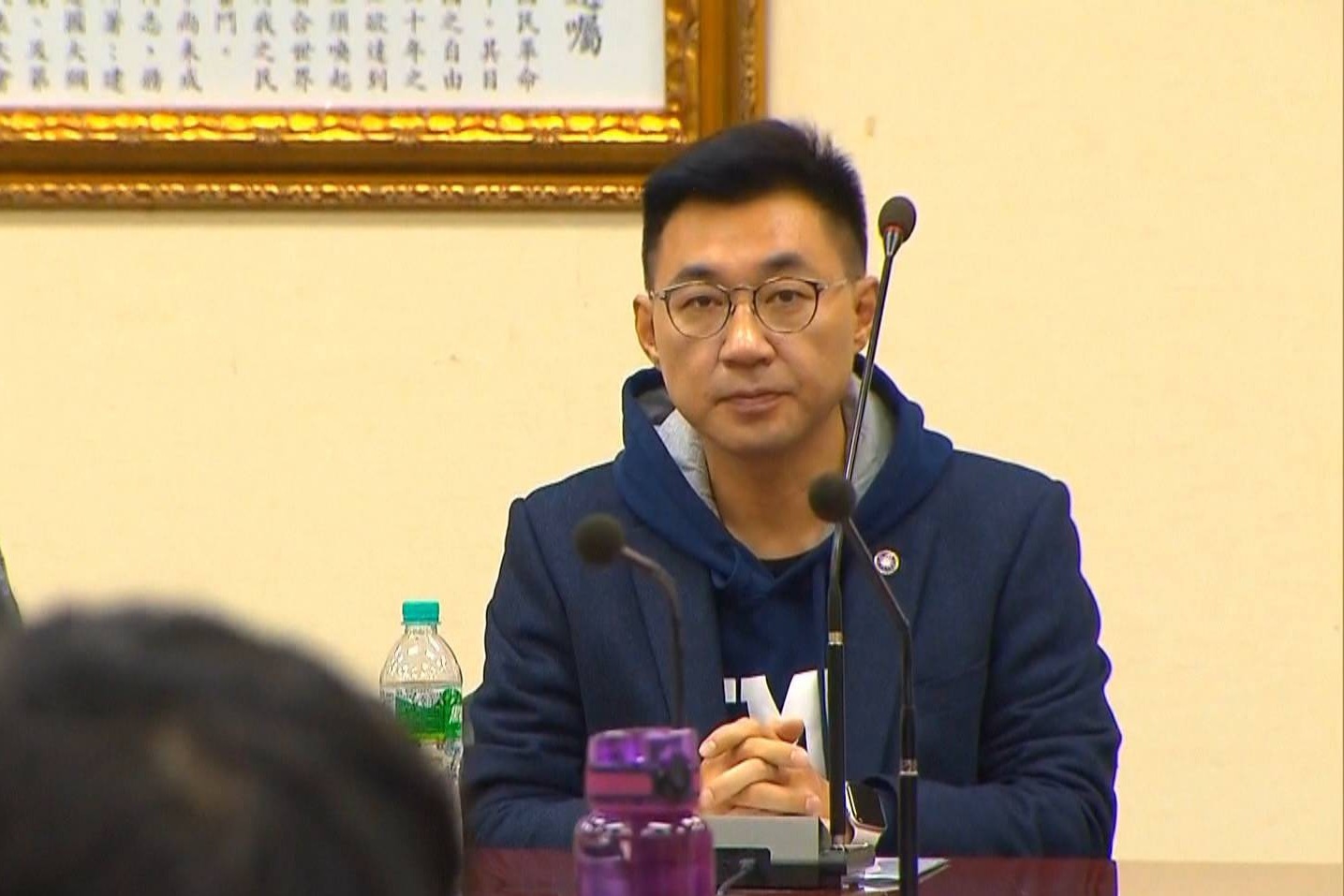 郝龙斌、江启臣为何对待同一事件不同态度？专家称是这个原因 凤凰网视频 凤凰网