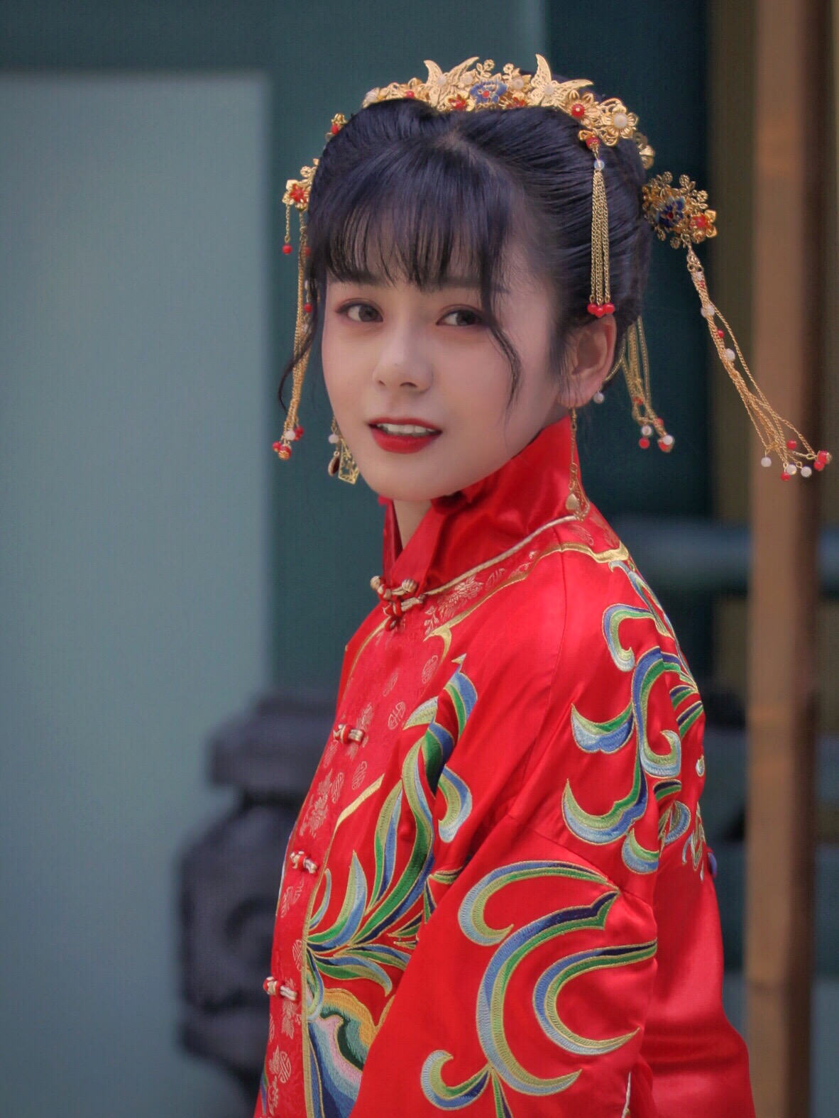 王子彤小女上房揭瓦绿水出嫁剧照合集