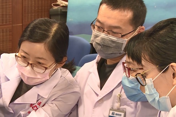 放心，后方有我们！军地联合携手救治一线医务工作者的父亲