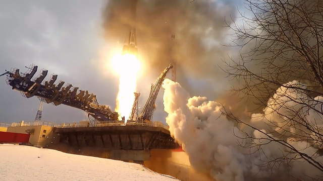 发射现场：俄罗斯成功将“子午线-M”军事通信卫星送入轨道