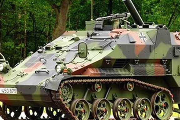 世界现役最小的坦克，跟一辆国产QQ车差不多，十分蠢萌