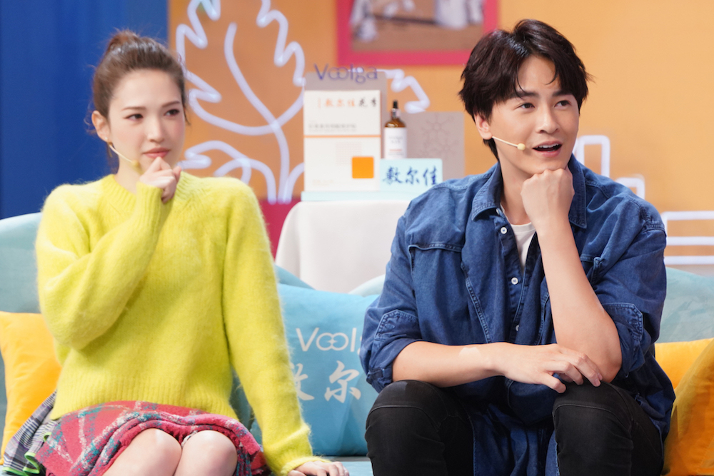 郑元畅《花花万物》谈戏剧力量 自创吻戏"高能借位"绅士手