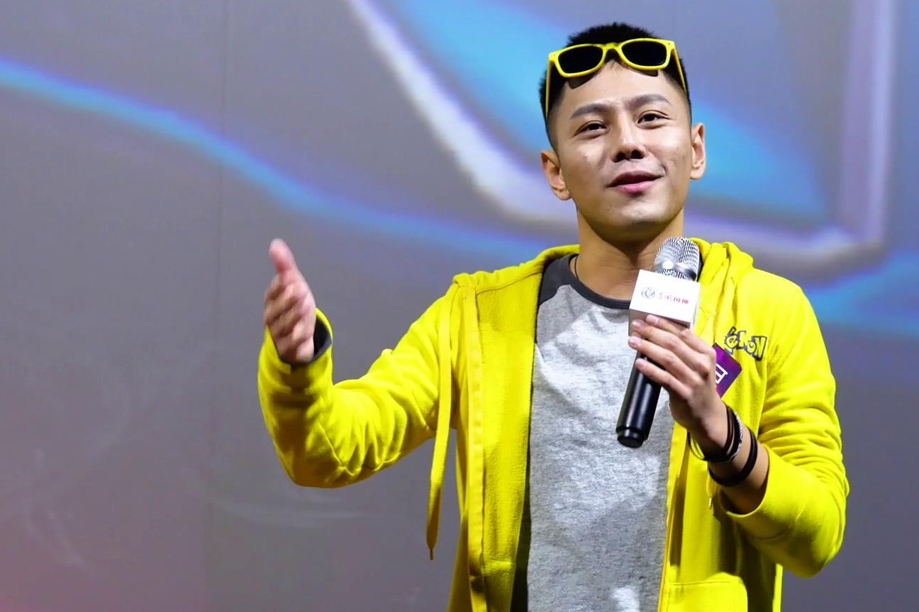 中国vlog第一人孙东山：我是建校150年第一位登台表演的中国人
