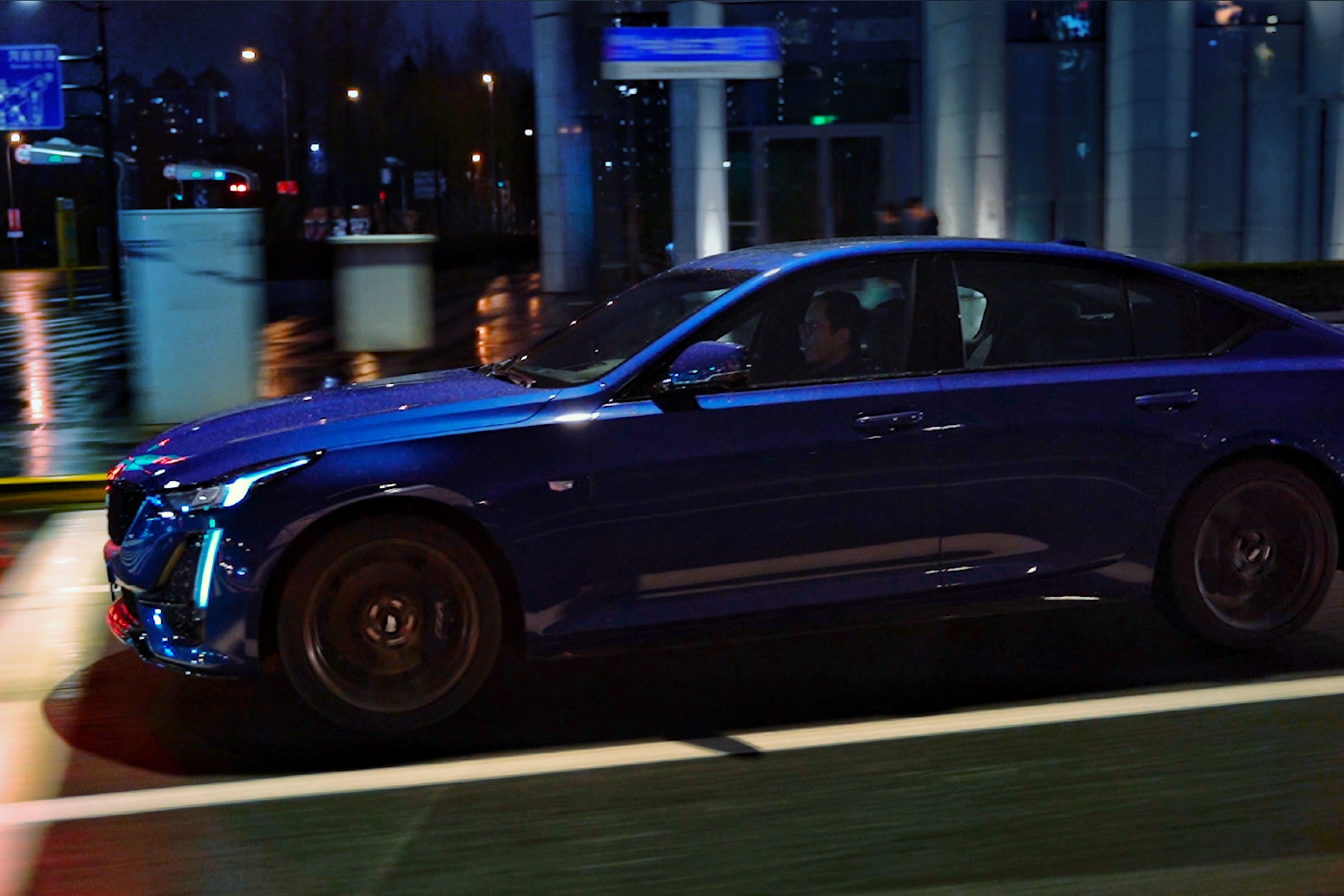 车长近5米轴距2米9！凯迪拉克CT5准备干翻宝马3系？