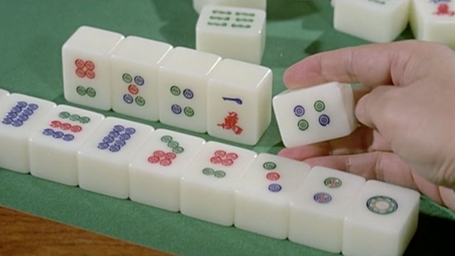 四位高手打麻将，大叔贪心胡大牌，不料鸡胡抢先赢