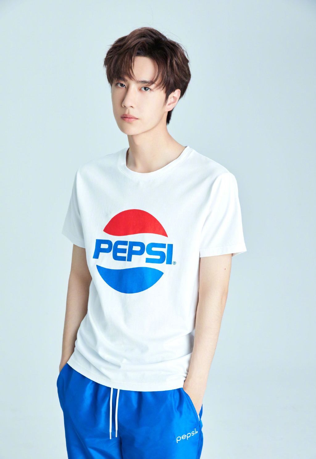 实力明星王一博,粉丝量暴涨,微博粉丝又涨一百万