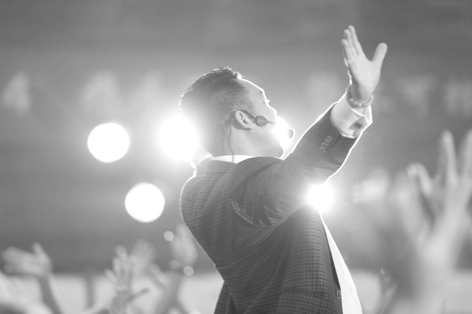 成为超级演说家的秘诀是什么随时随地持续不断地练习演讲